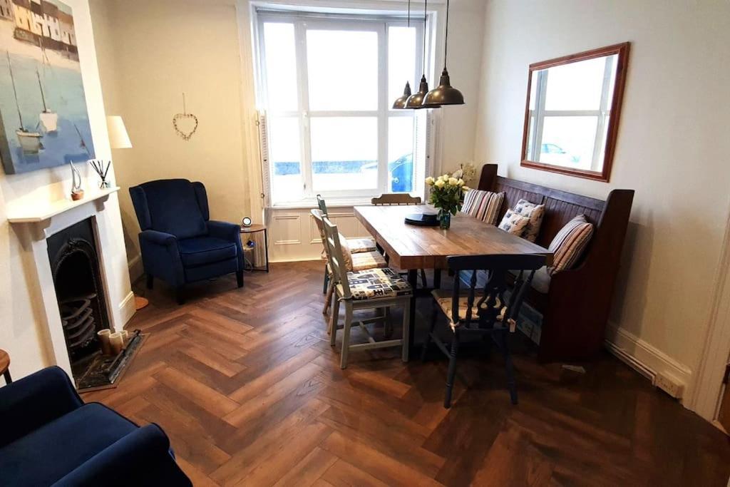 Beach View, 4 Bedroom House Opposite The Sea! Sleeps 10 Сэндгэйт Экстерьер фото