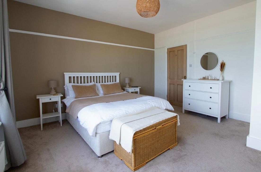 Beach View, 4 Bedroom House Opposite The Sea! Sleeps 10 Сэндгэйт Экстерьер фото