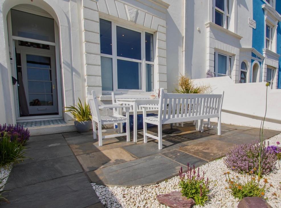 Beach View, 4 Bedroom House Opposite The Sea! Sleeps 10 Сэндгэйт Экстерьер фото